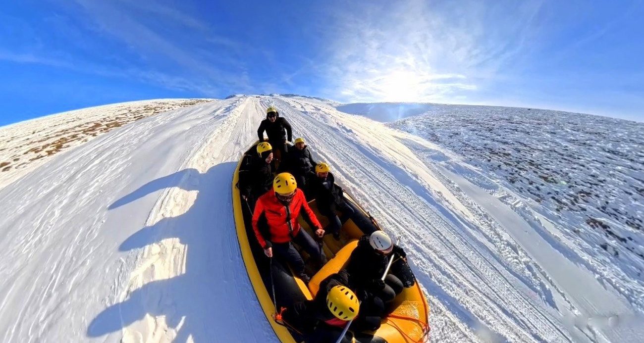 Adrenalin dolu macera: Kar raftingi