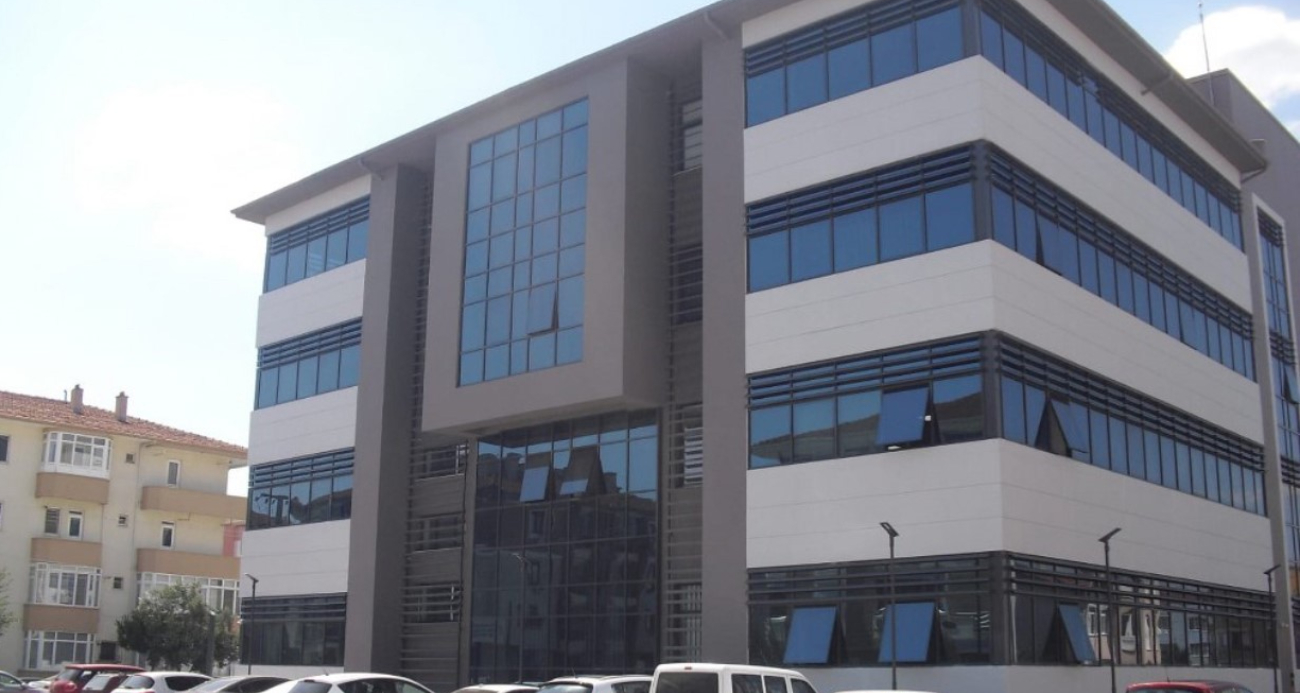 Doğurduğu bebeği tuvalete bıraktı