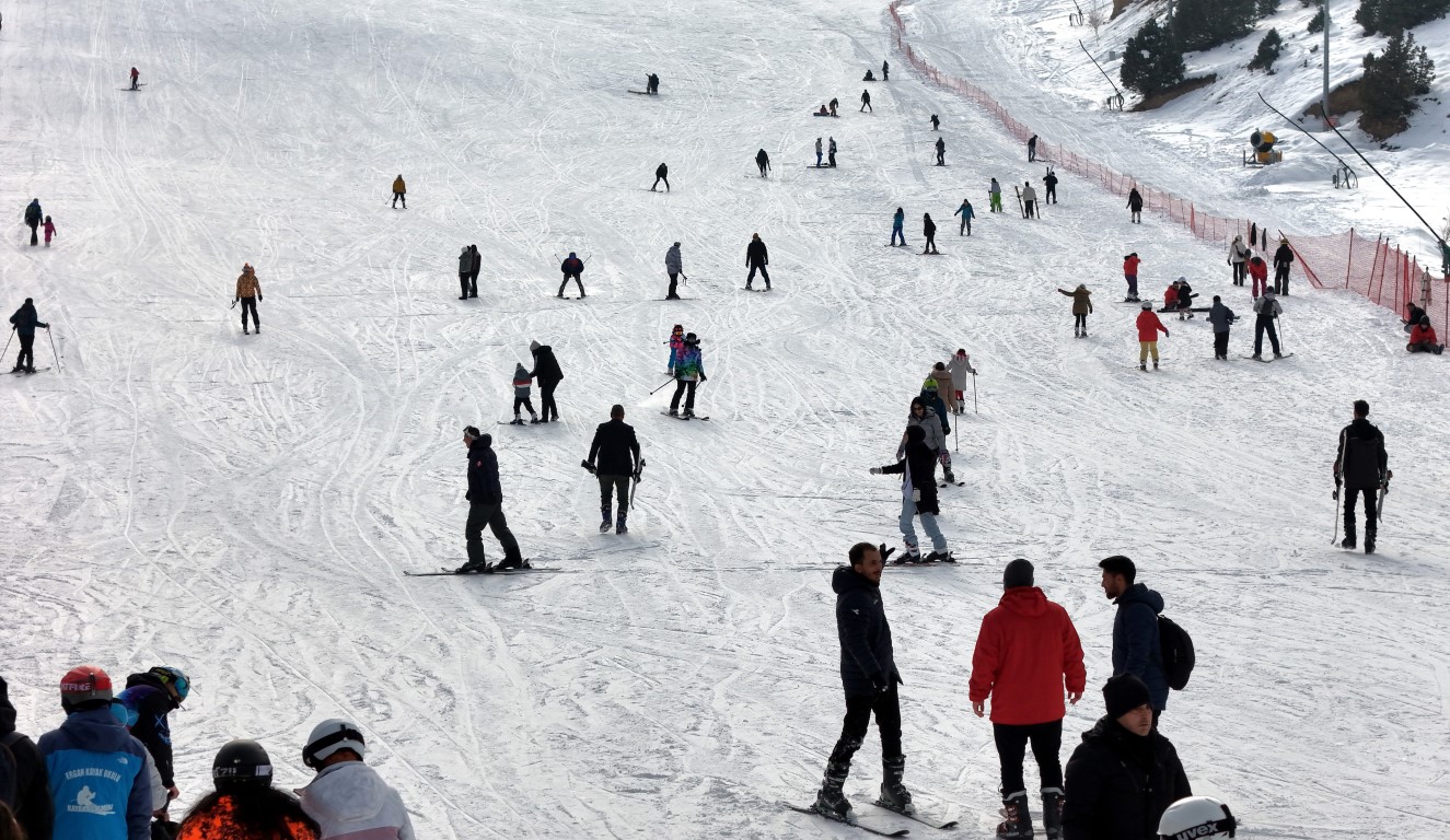 Ergan Kayak Merkezi doldu taştı