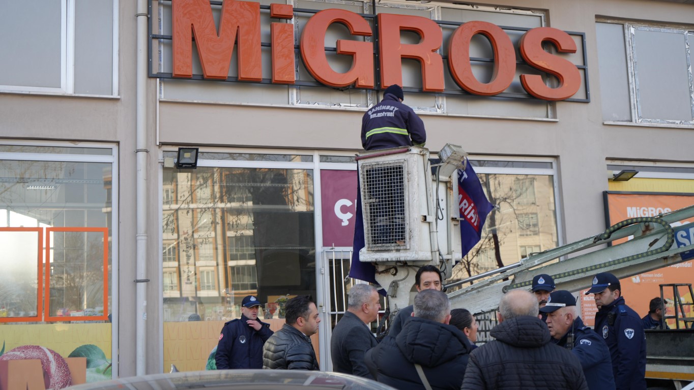 Tarihi geçmiş ürün satan Migros market 3 gün kapatıldı