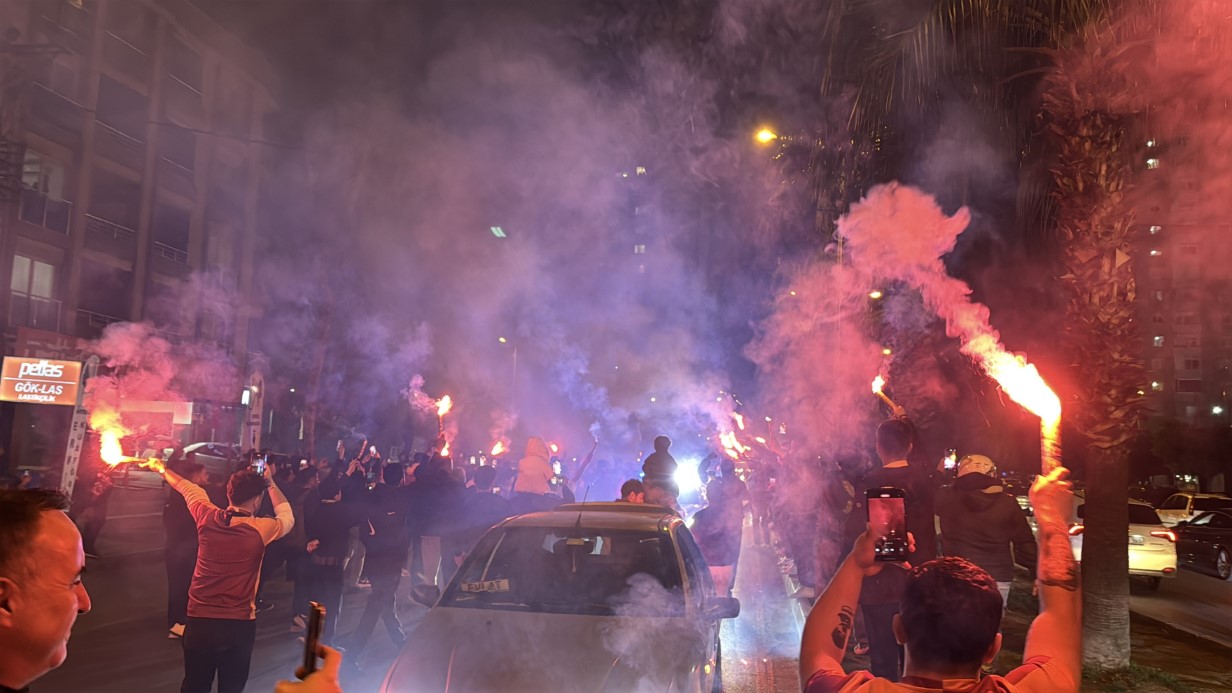 Galatasaray kafilesine Mersin’de coşkulu karşılama