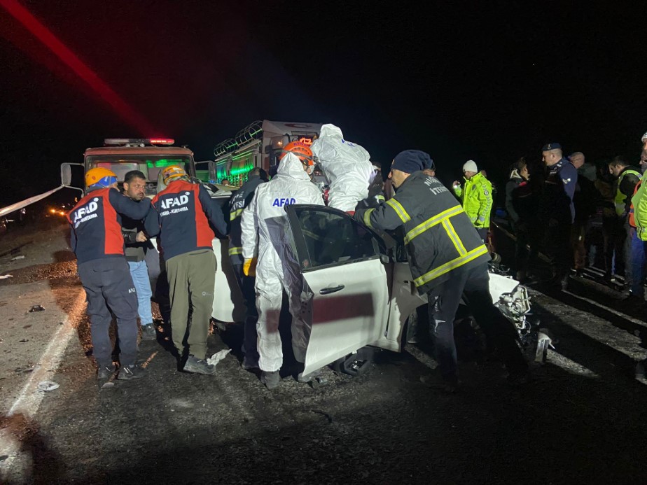 Niğde’de feci kaza: 2 ölü, 1 ağır yaralı