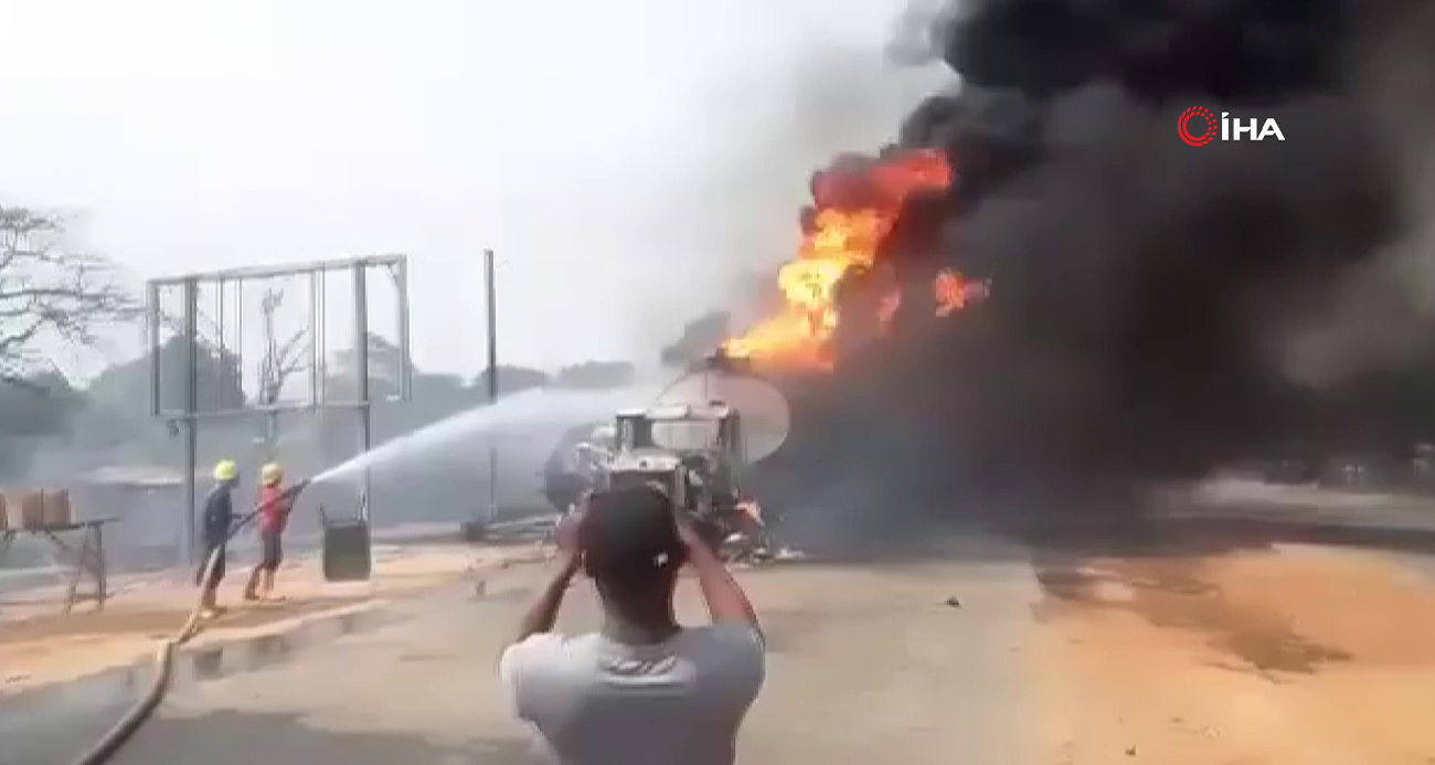 Nijerya’nın Nijer eyaletinde yakıt tankerinin devrilmesiyle yaşanan patlamada en az 60 kişi hayatını kaybetti.