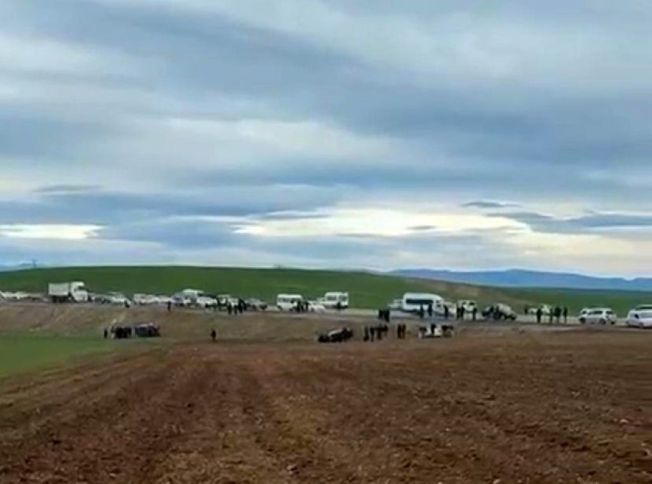 Diyarbakır’da üç araç tarlaya uçtu: 5 yaralı
