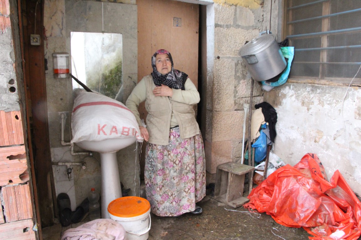 6 yıl evli kaldı, eşinin vefatıyla baba evinde bir ömür geçirdi