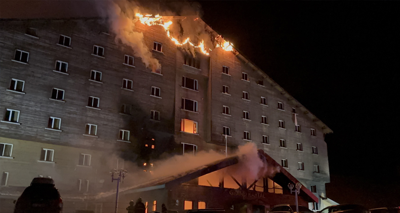 Bolu’daki otel yangınının araştırılması için 4 Başmüfettiş görevlendirildi