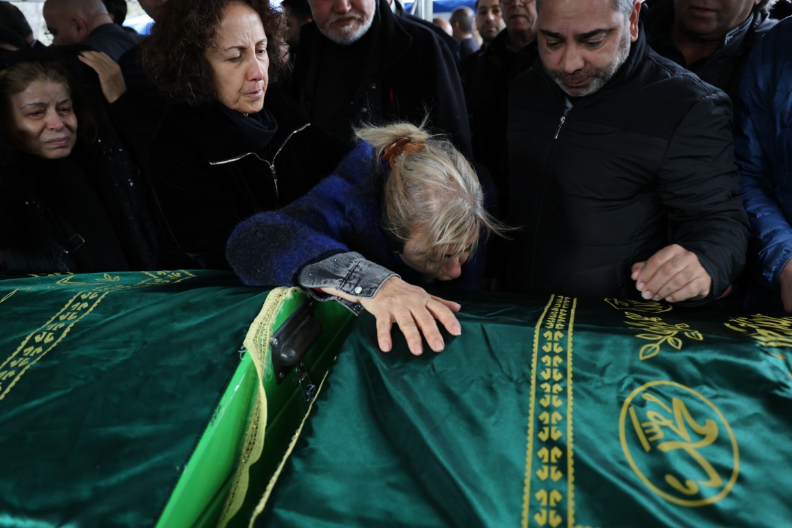 Bolu’daki otel yangınında ölen Adanalı Doğan ailesi yan yana toprağa verildi