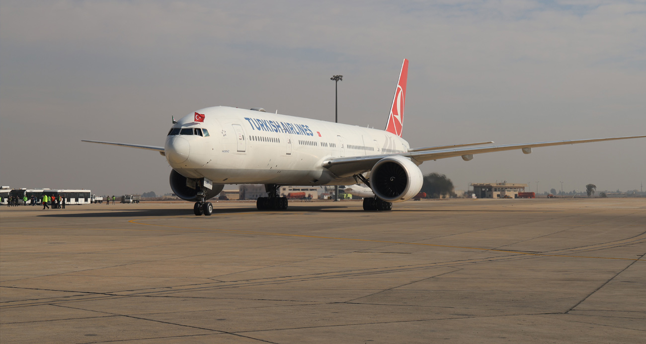 Türk Hava Yolları (THY), 13 yıl aradan sonra Suriye'nin başkenti Şam'a ilk uçuşunu gerçekleştirdi.