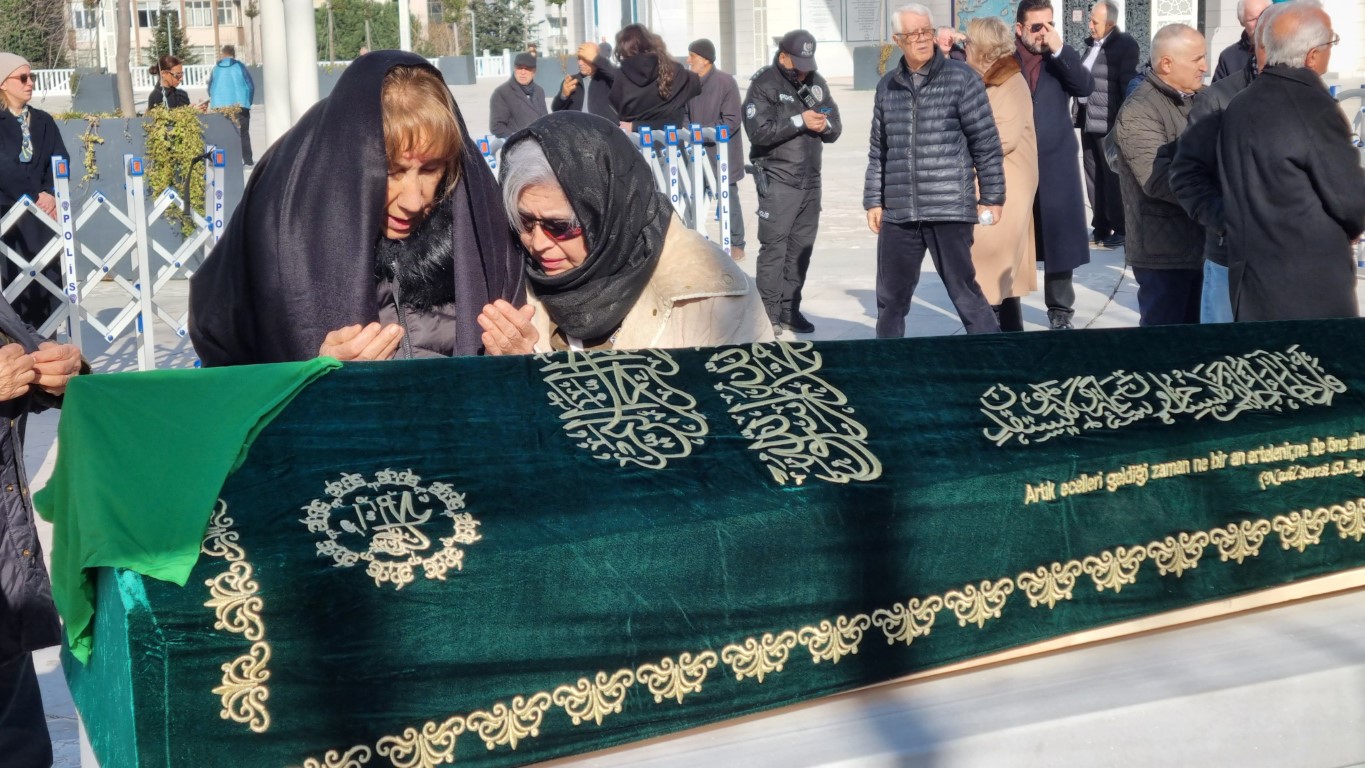 Bolu’ya gitmeden önce babalarına bu son fotoğraf karesiyle gülümsediler