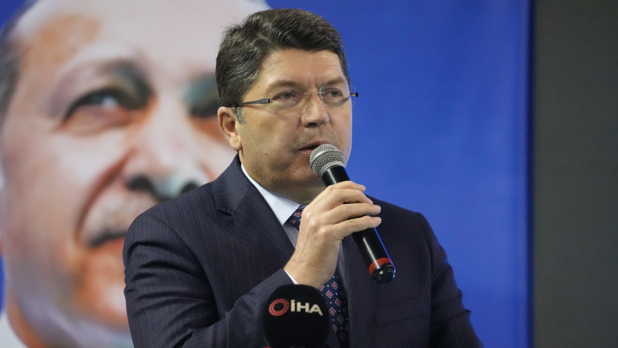 Bakan Tunç’tan yangınla ilgili açıklama: "Ucu kime dokunursa dokunsun yargı önünde hesap verecek''