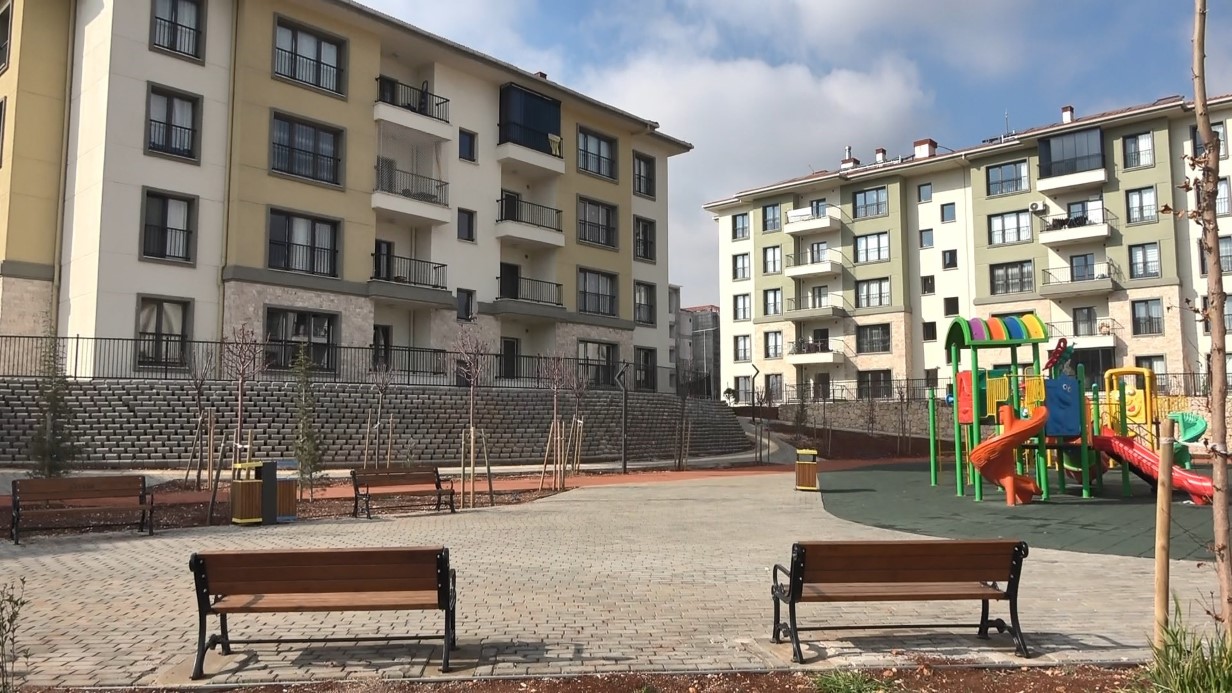 Baykar’ın konutlarına yerleşen depremzedelerden teşekkür