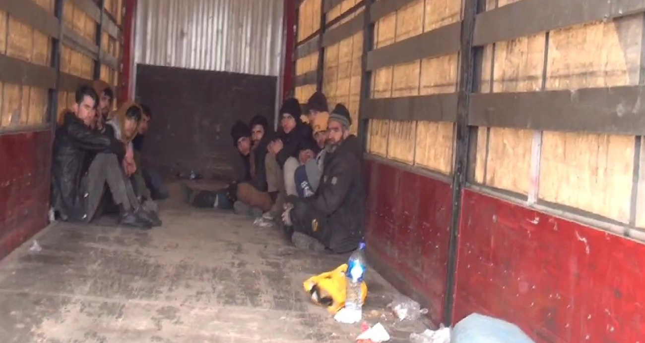Kırşehir’de tırda 11 düzensiz göçmen yakalandı