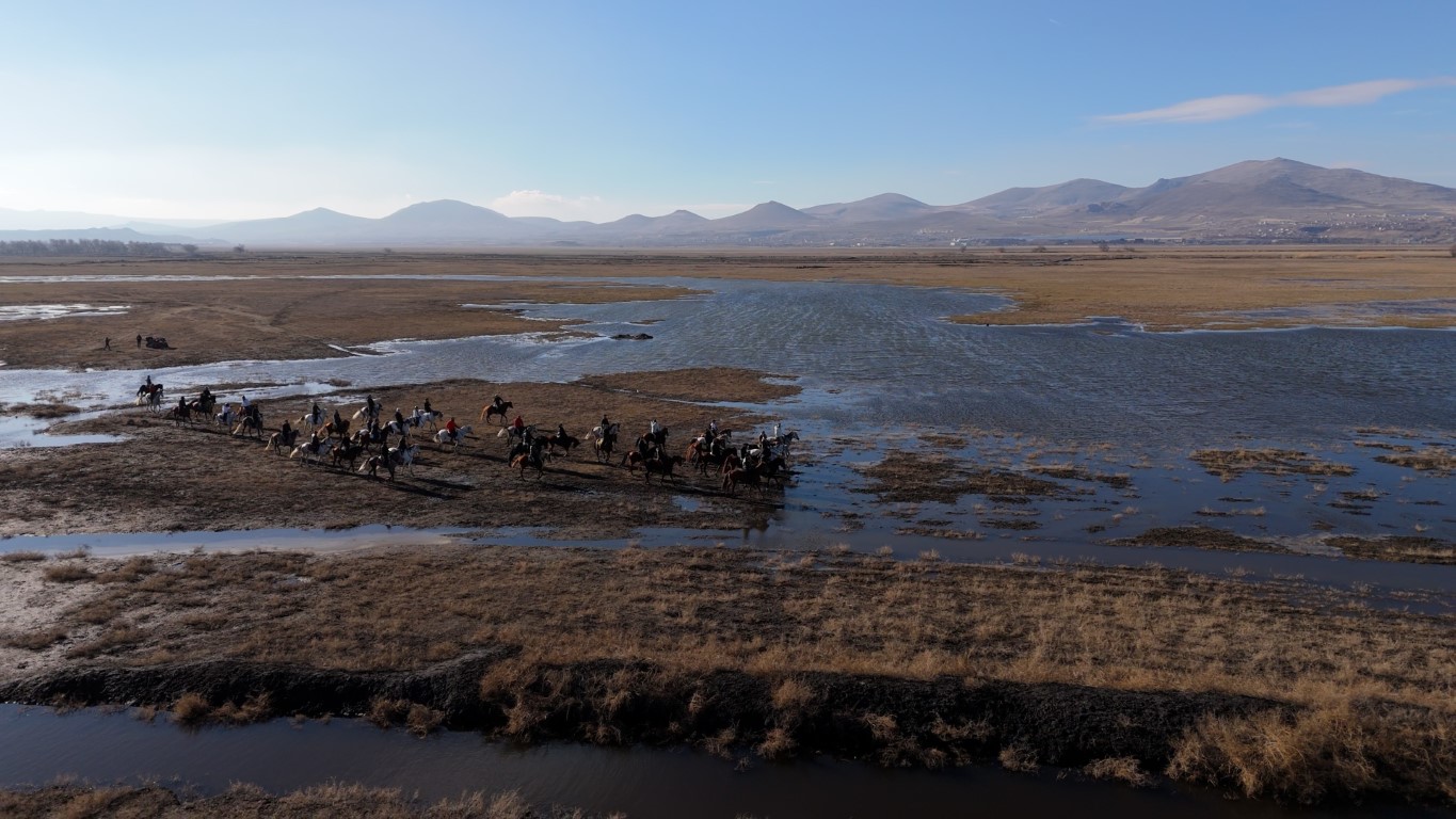 Yılkı atları diyarı Hürmetçi’de atlı safari