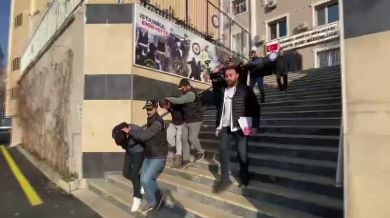 Kadıköy’de 4 milyon liralık kuyumcu hırsızlığı kamerada