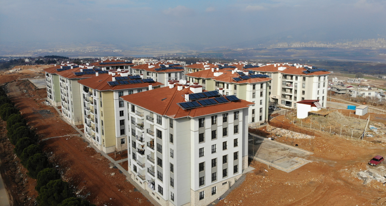 Baykar konutlarına yerleşen kadın yeni evine hayran kaldı