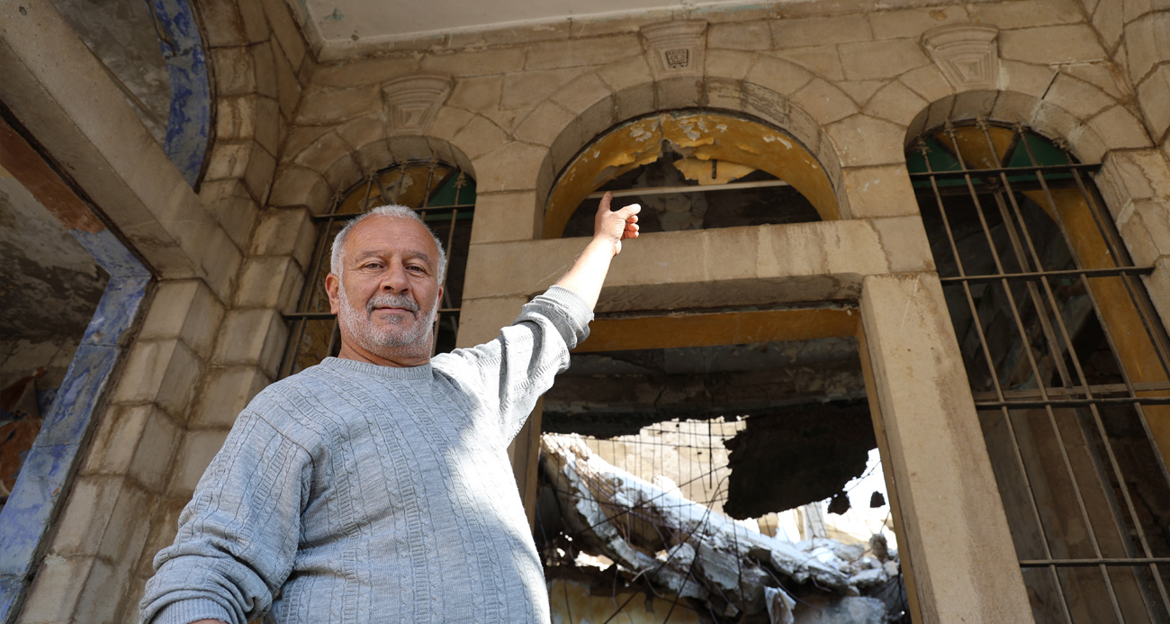 Esad rejiminin yıktığı evini ziyaret eden yaşlı adam, Esad'ın zulmünü anlattı