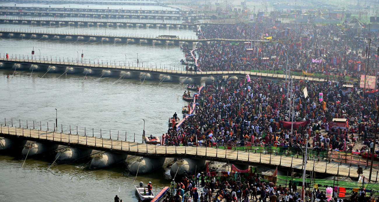 Hindu festivalinde izdiham: 17 ölü