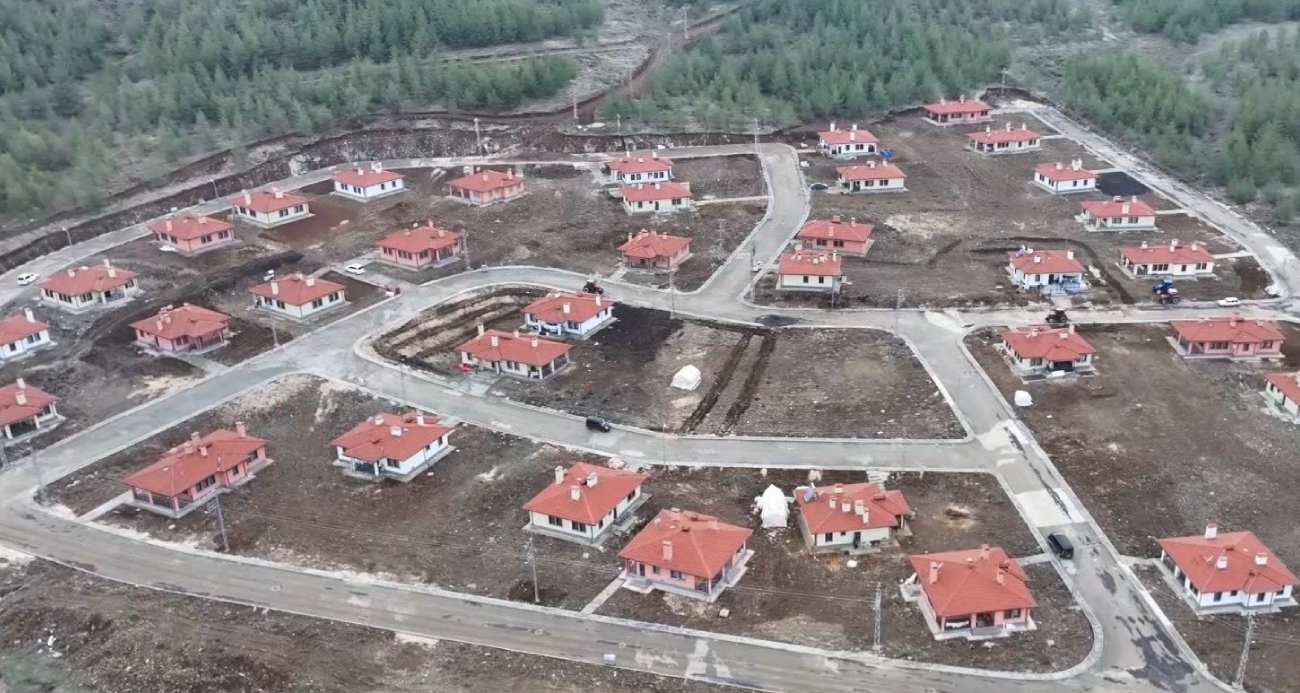 Gaziantep’te köy evlerine yerleşen depremzedelerden devlete teşekkür