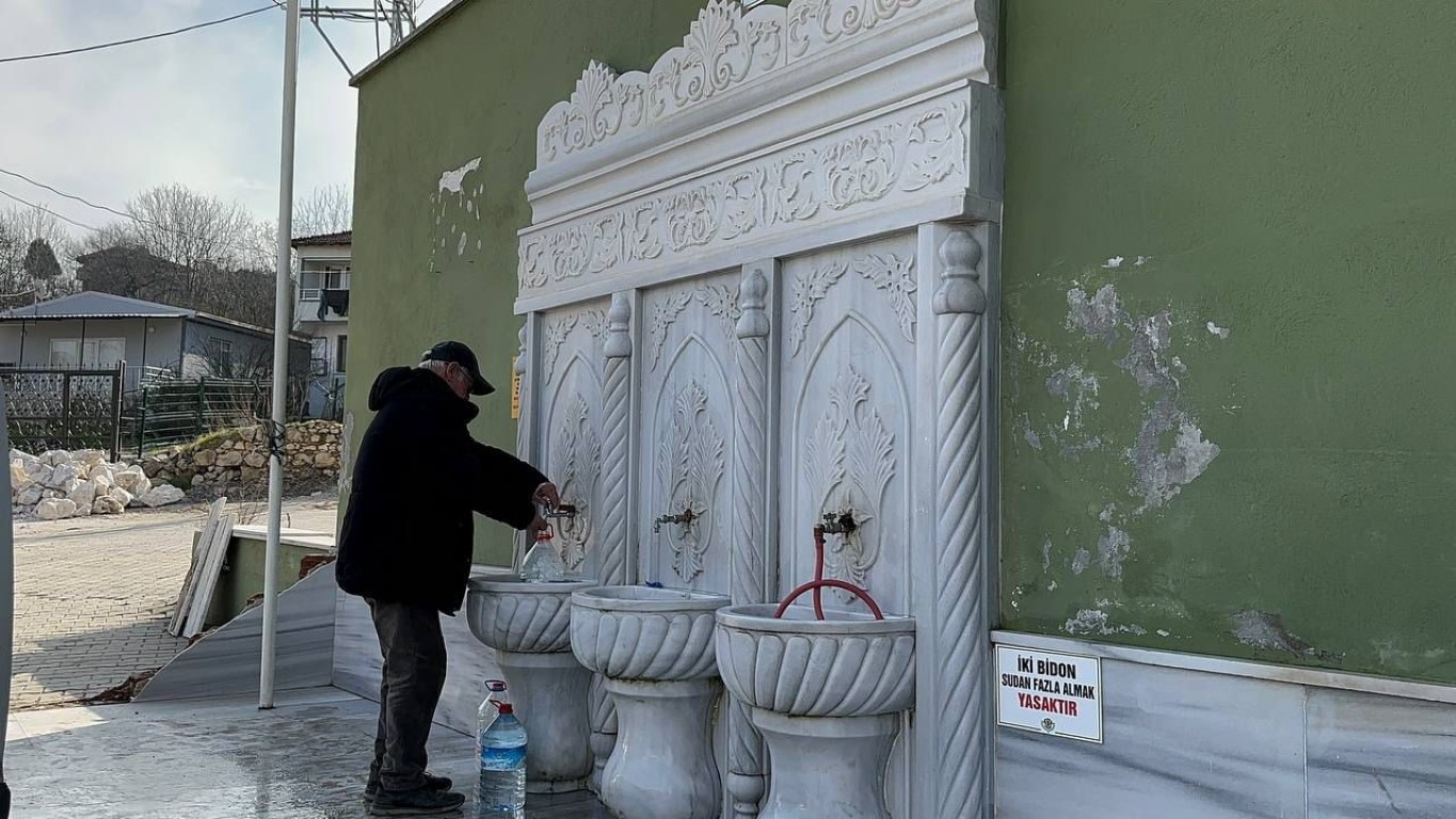 Yalova’da içme suyu köpürdü, vatandaşlar su almak için köylere koştu
