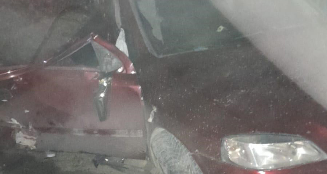 Hafif ticari araç ile otomobil çarpıştı: 1 ölü, 6 yaralı