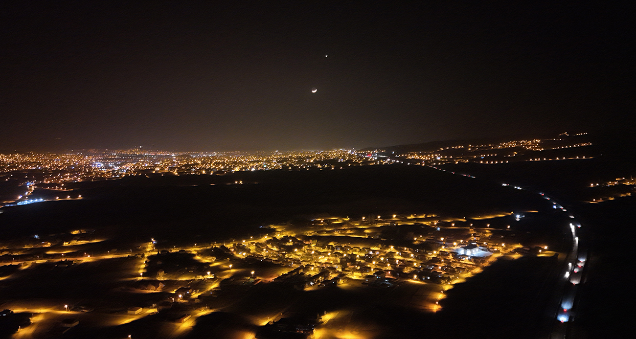 Ay ve Venüs bir arada