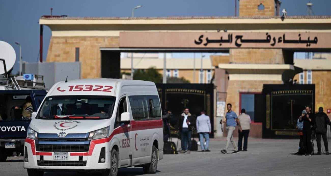 Gazze Şeridi ile Mısır arasındaki Refah Sınır Kapısı 8 ay sonra açıldı