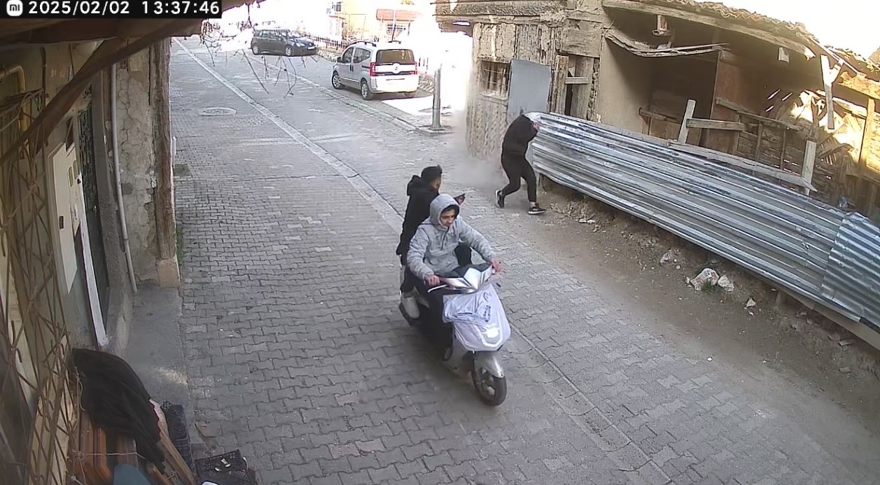 Sokak ortasında pompalı tüfekle saldırı