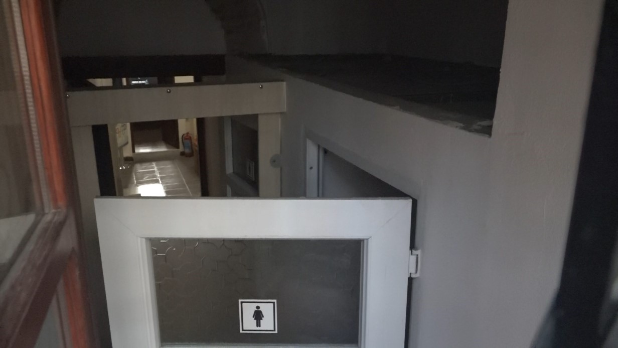 700 yıllık medresenin içerisine yapılan tuvalet ve mutfak isyan ettirdi