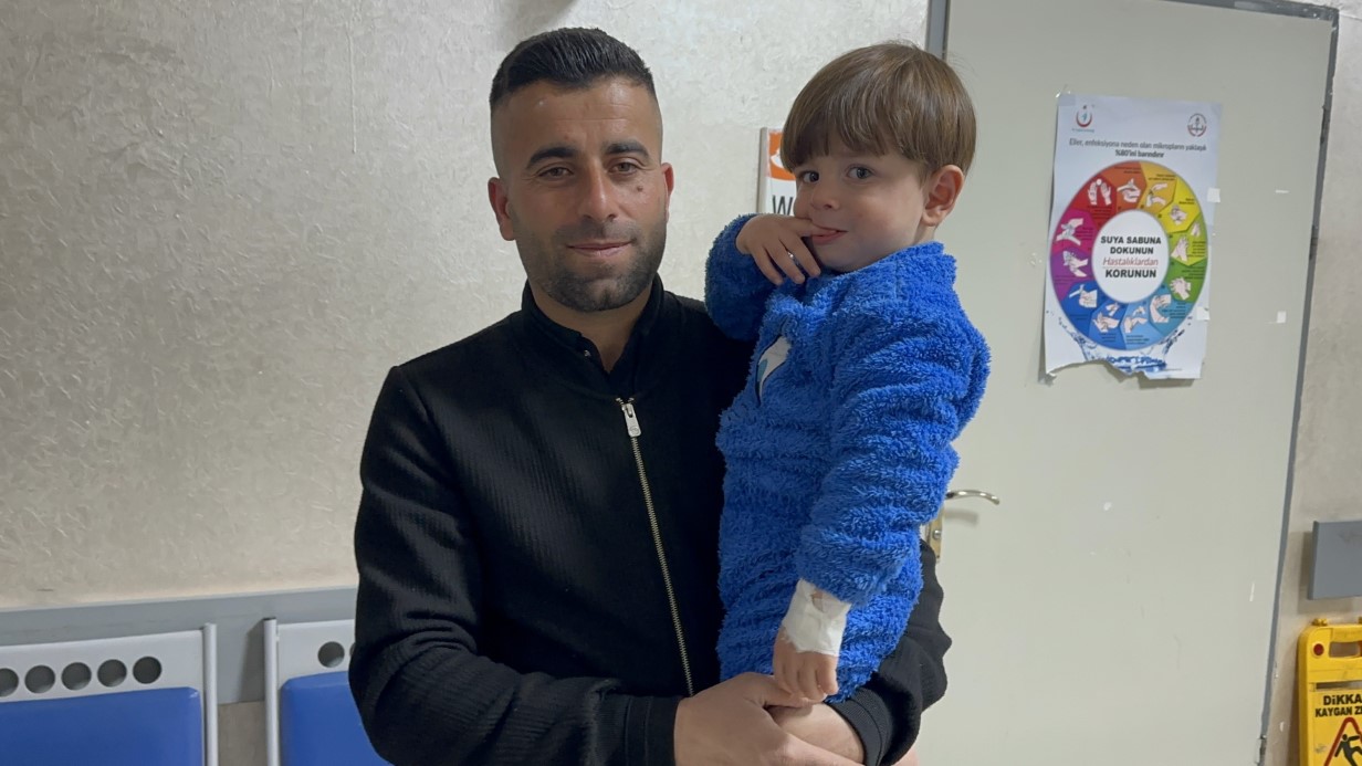 Silopi’de açık bırakılan çukur 2 yaşındaki çocuğun hayatını tehlikeye attı