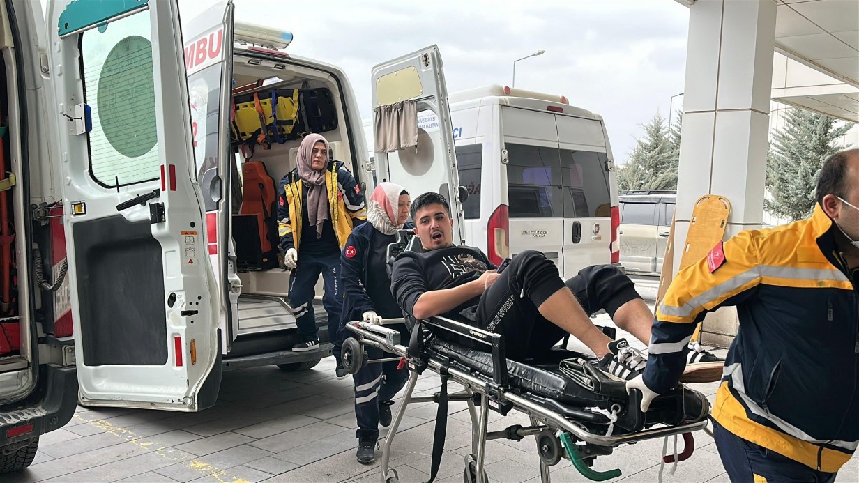 Amcası tarafından bıçaklandı, "Canımsın amcam, seni seviyorum" diyerek hastaneye girdi