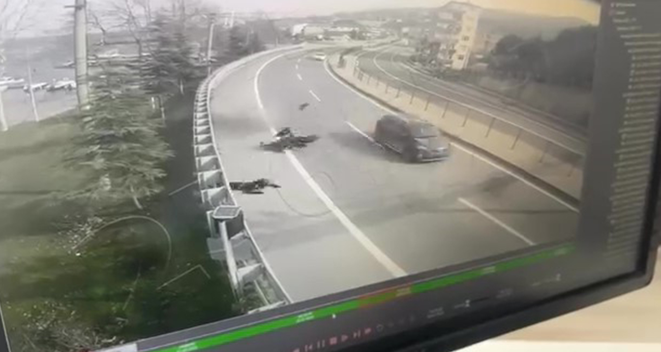 Motosikletlinin öldüğü feci kaza kamerada