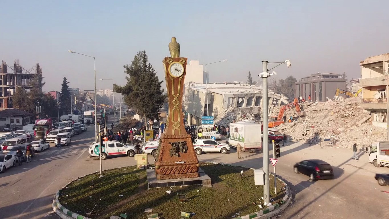 Adıyaman saat kulesi 2 yıldır 04.17’yi gösteriyor