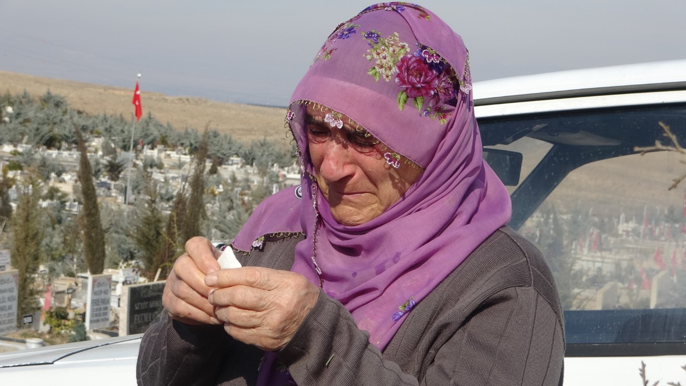 Depremlerde 4 yakınını kaybeden çift: 