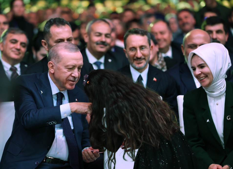 Cumhurbaşkanı Erdoğan: ''Evine girmeyen tek bir vatandaşımızı dahi bırakmayacağız''