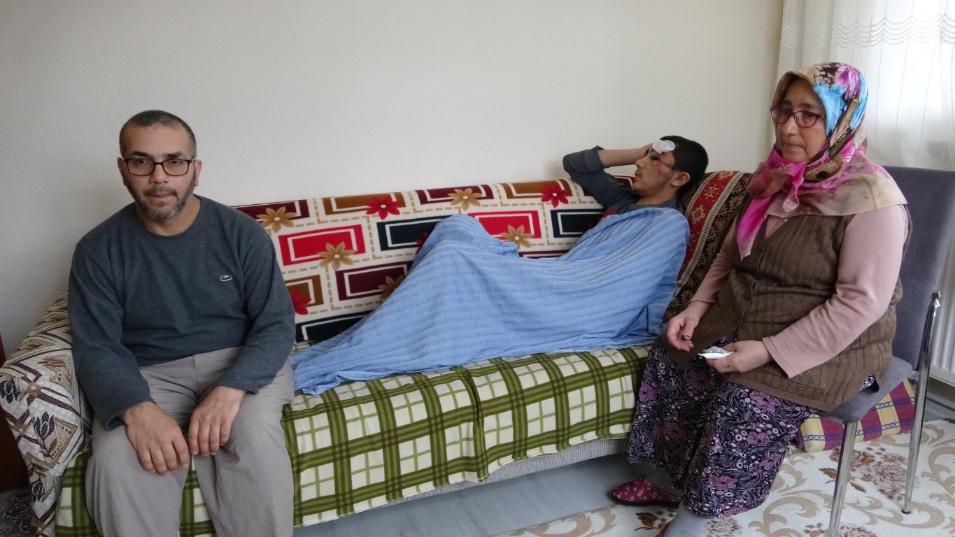 Başıboş köpeklerden kaçarken düşen 16 yaşındaki hafız ölümden döndü