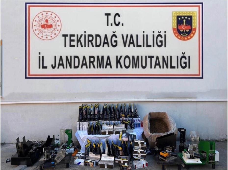 Tekirdağ’da 5 ton etil alkol ve binlerce kaçak tütün malzemesi ele geçirildi