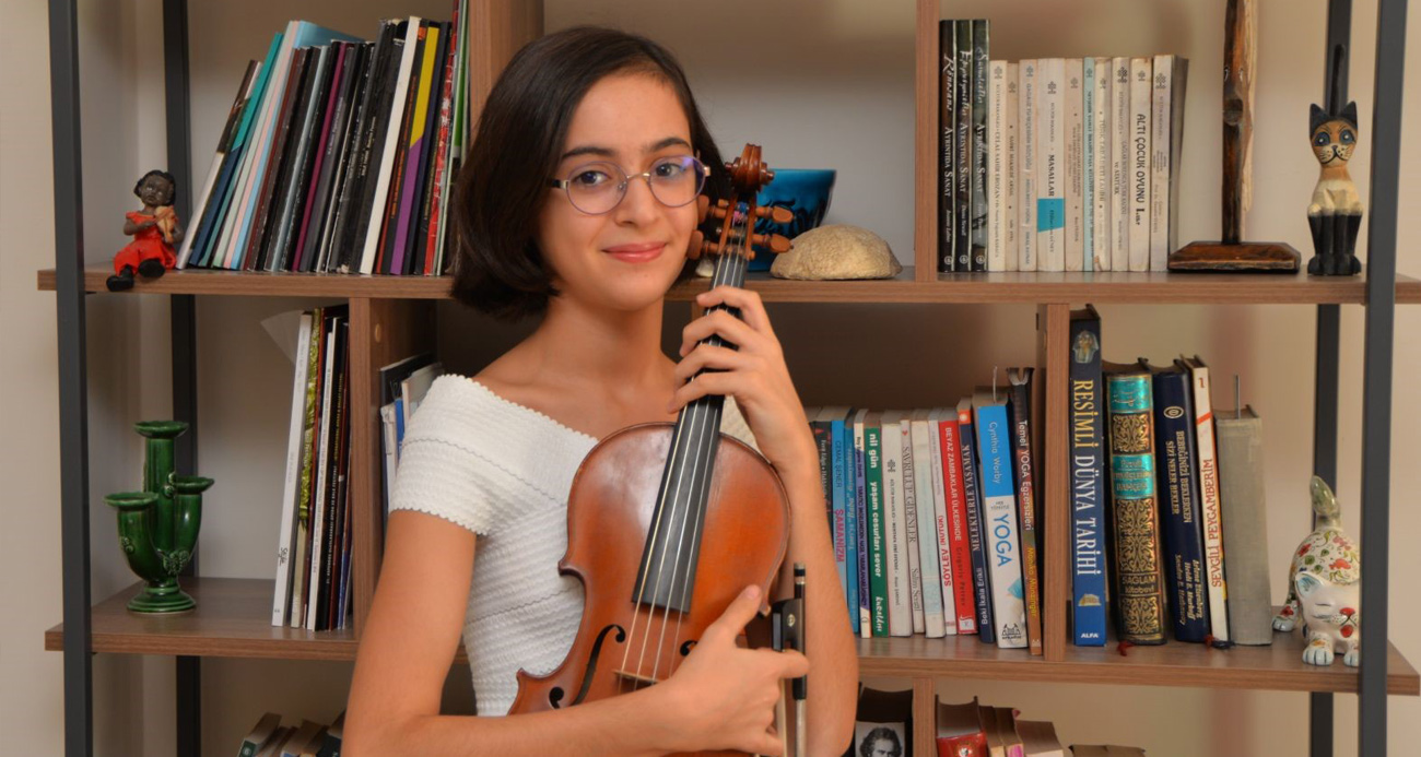 Mersinli keman sanatçısı Laçin Akyol, geçirdiği trafik kazası sonrası hayatını kaybetti