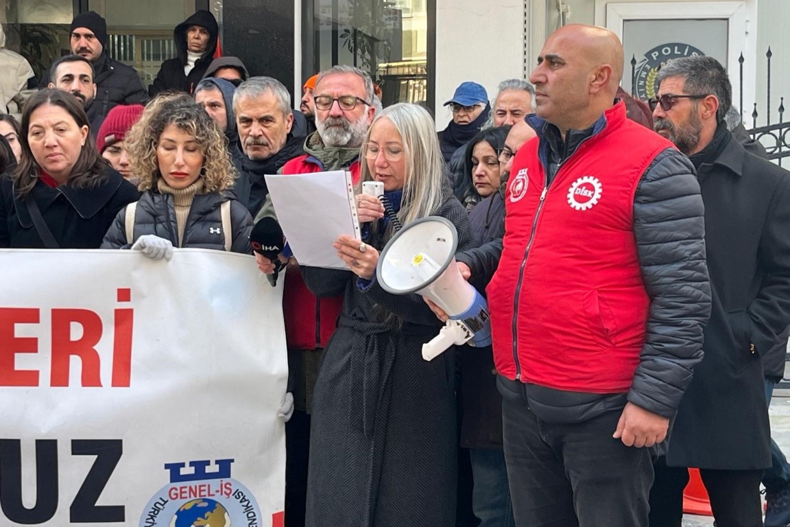 Özgür Özel sözünü tutmayınca işçiler parti binası önünde toplandı
