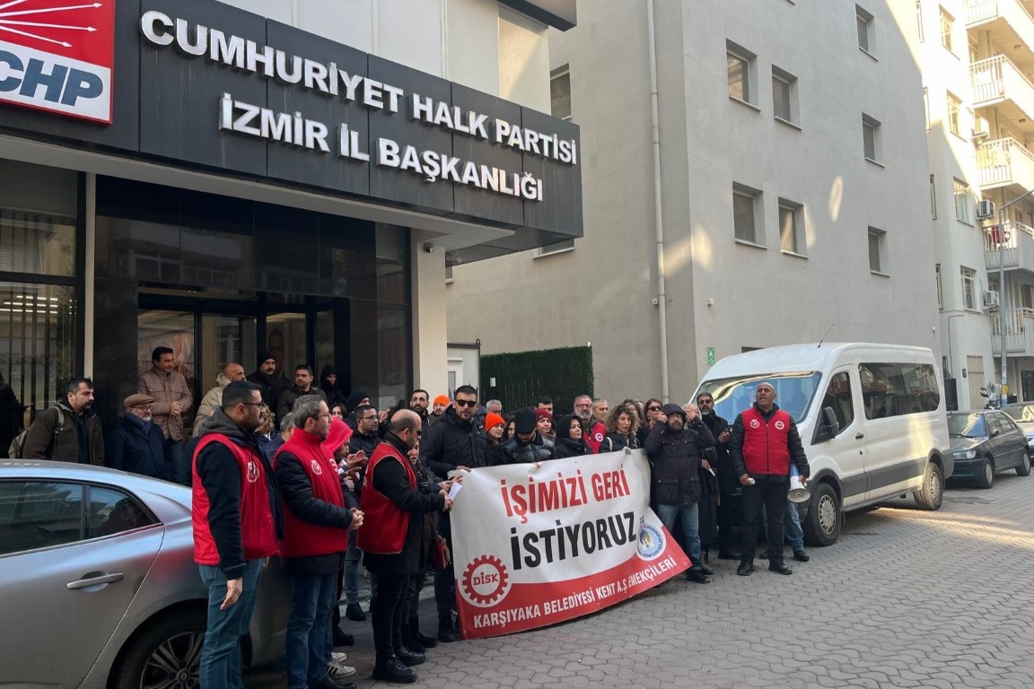 Özgür Özel sözünü tutmayınca işçiler parti binası önünde toplandı