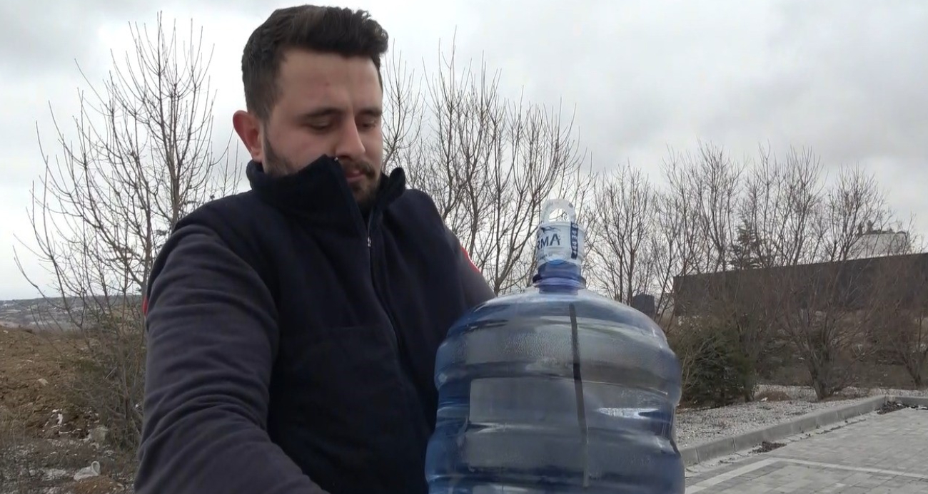 Kütahya’da Sırma su damacanasından fırça çıktı