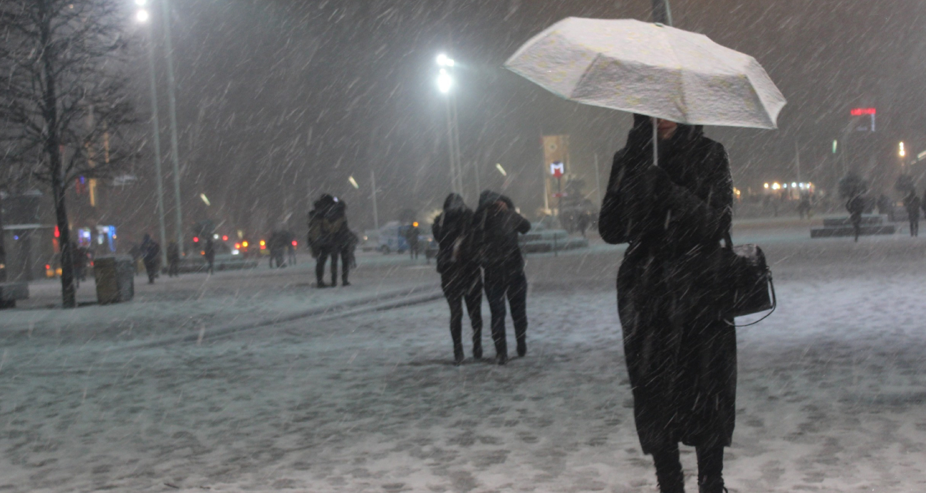 AKOM uyardı: "Çarşamba gününe dikkat, İstanbul’da kuvvetli kar yağışı geçişleri bekleniyor"