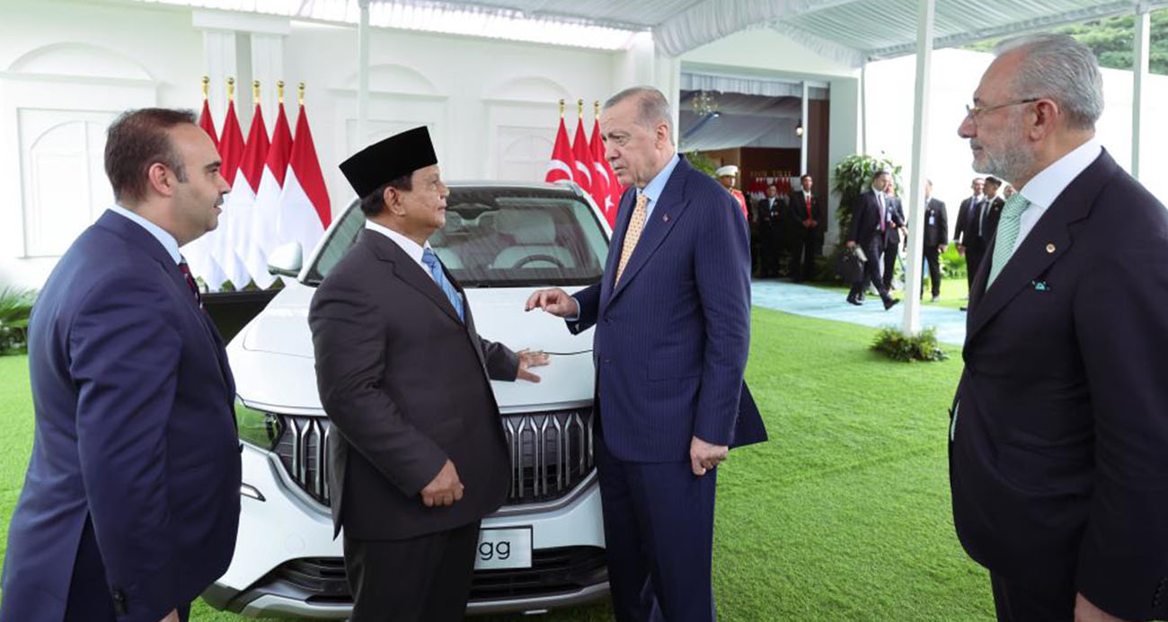 Cumhurbaşkanı Erdoğan, Endonezya Devlet Başkanı Subianto'ya Togg hediye etti