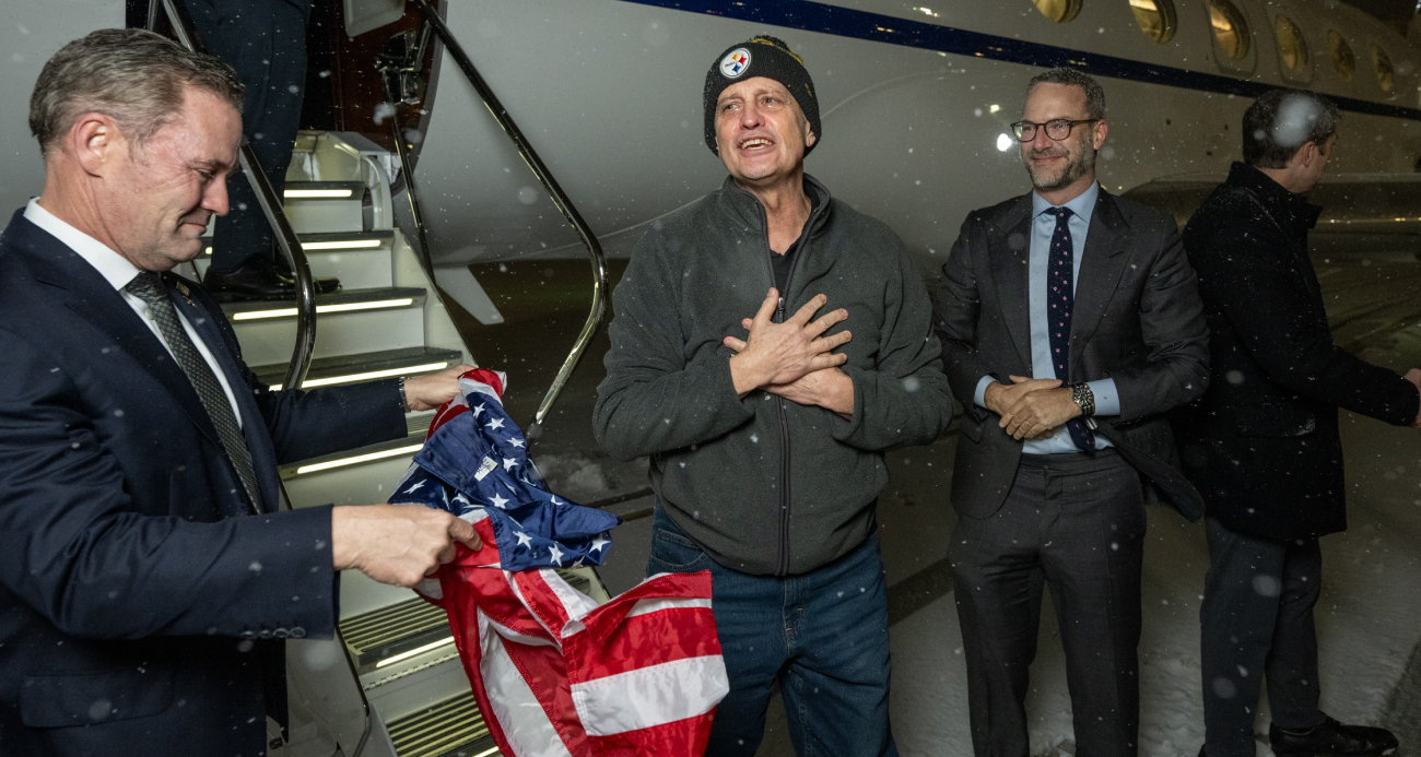 Rusya'da tutuklanan ABD'li öğretmen Fogel 3,5 yıl sonra serbest bırakıldı