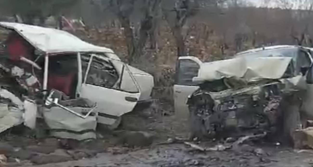 Kahramanmaraş’ta iki otomobil kafa kafaya çarpıştı: 3 ölü