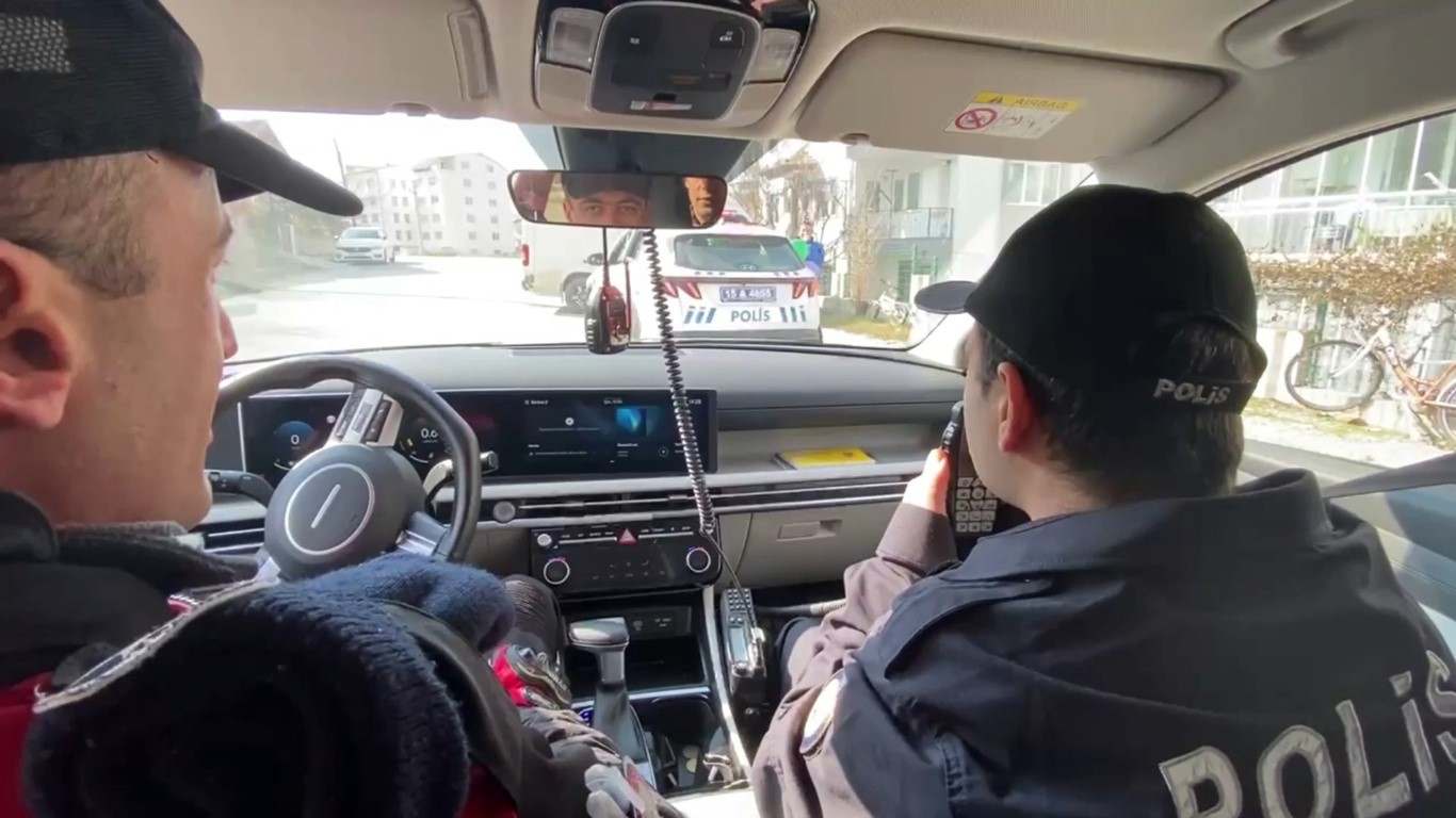 Burdur’da engelli kardeşlerin polis olma hayali gerçek oldu