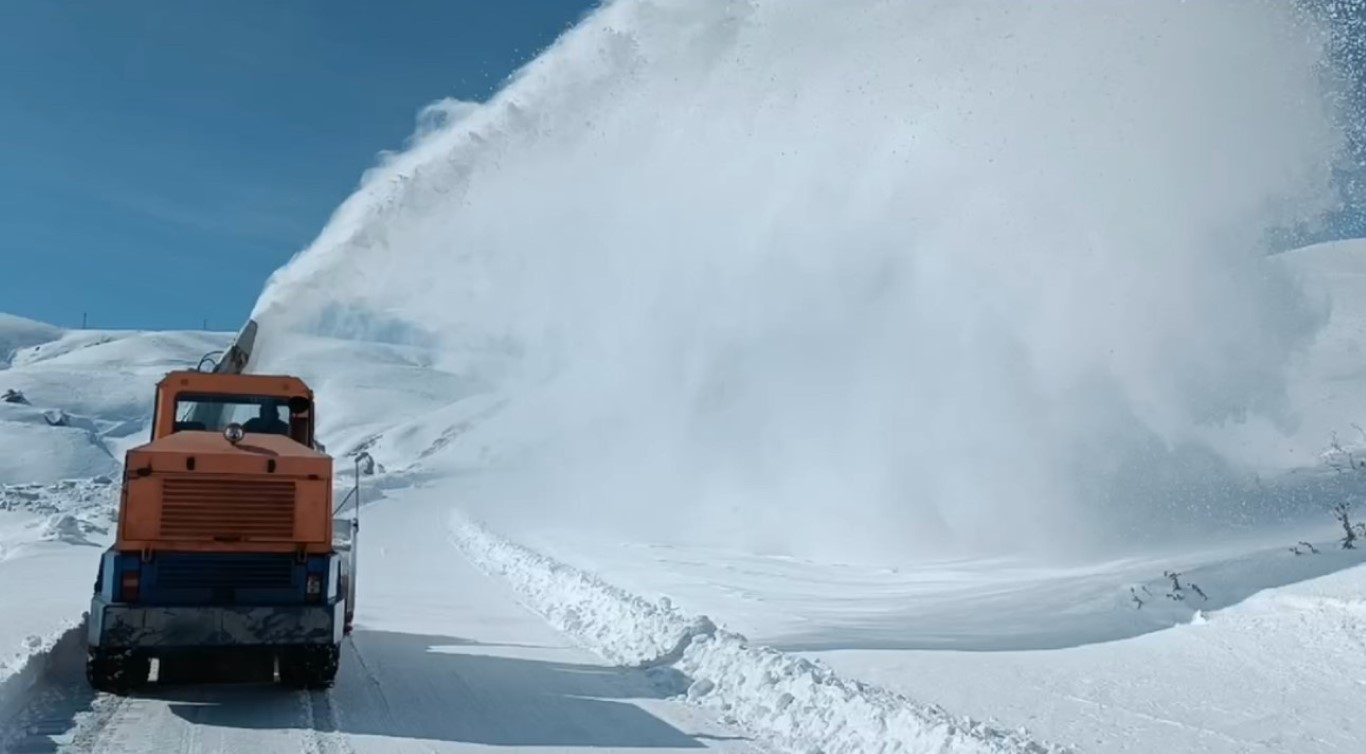 Hakkari 95 köy ve 189 mezra yolu ulaşıma kapandı