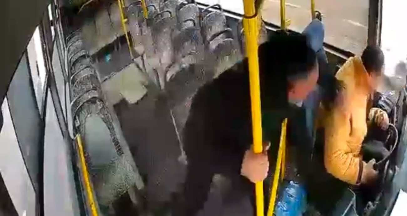 Halk otobüsünde korku dolu anları yaşanmıştı: Şoförün şekeri ve tansiyonu düşmüş