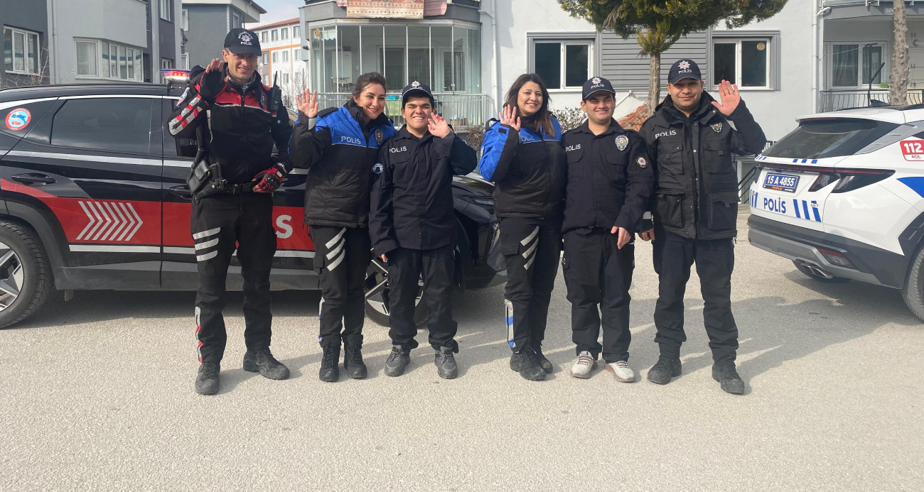 Burdur’da engelli kardeşlerin polis olma hayali gerçek oldu