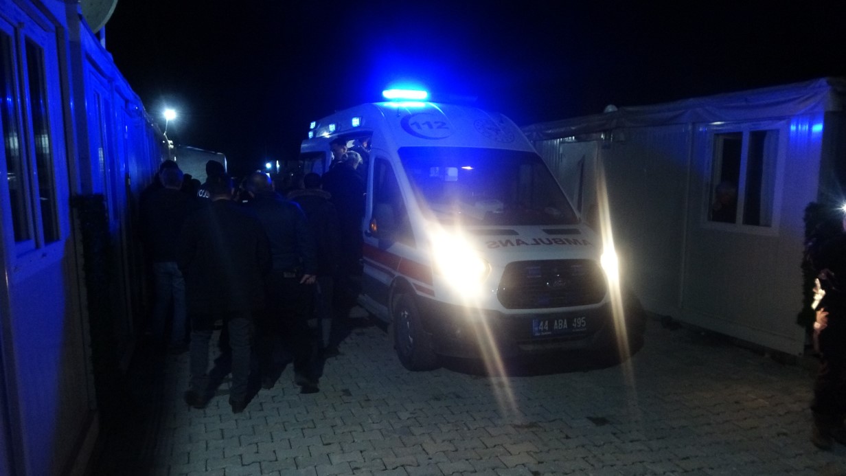 Malatya’da bıçaklı saldırıya uğrayan polis memuru yaralandı
