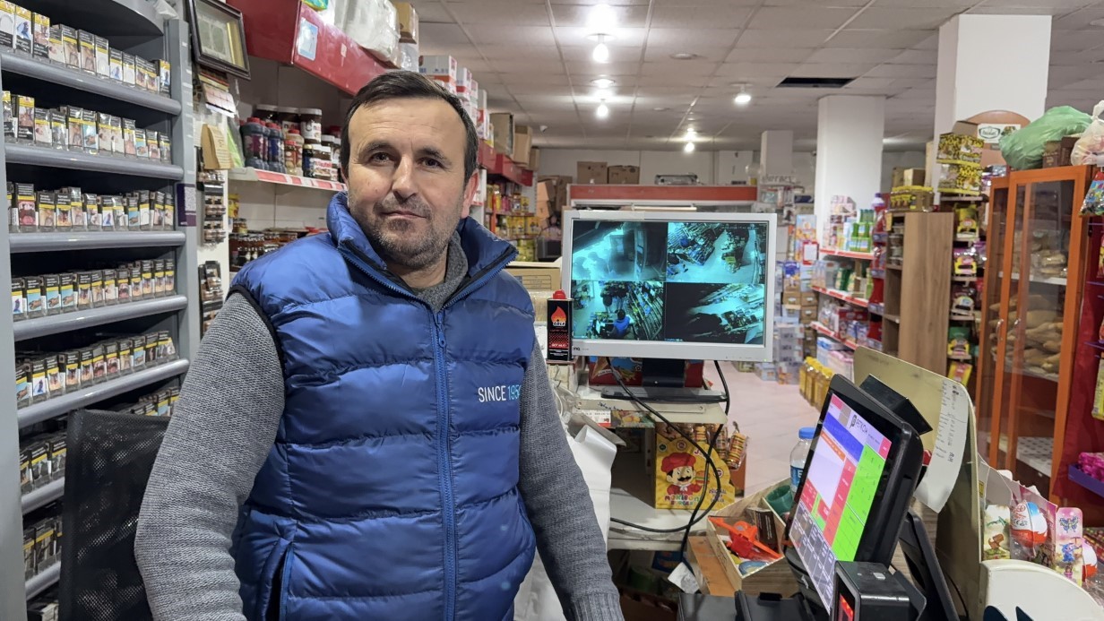 Arnavutköy’de bir şahıs sahte dolarla alışveriş yapıp para üstü aldı